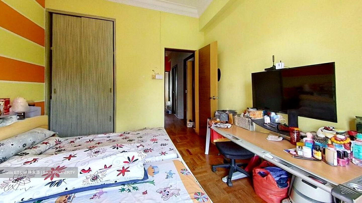 Parry Avenue (D19), Terrace #503511351